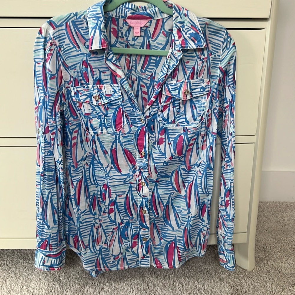 Lilly Pulitzer red light return print button down size 4